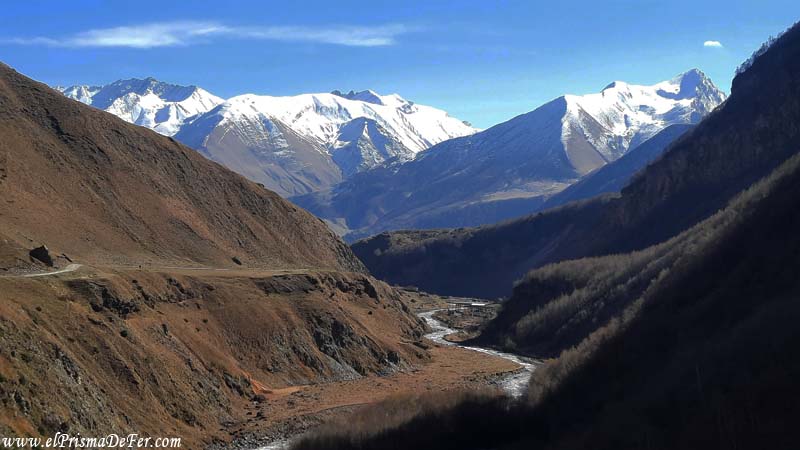 Desfiladero al comienzo del Valle de Truso - Kazbegi