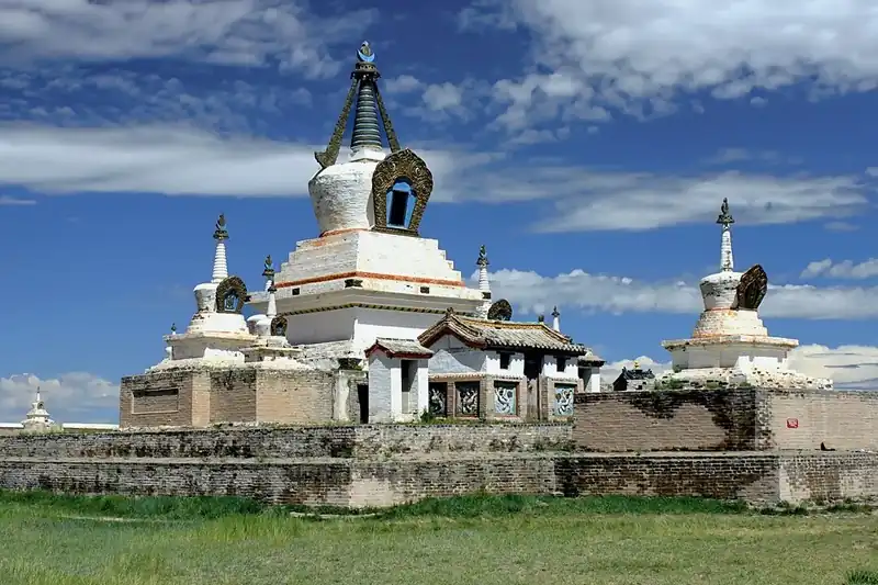 Monasterio Erdene Zuu en la antigua capital mongola Kharkhorin