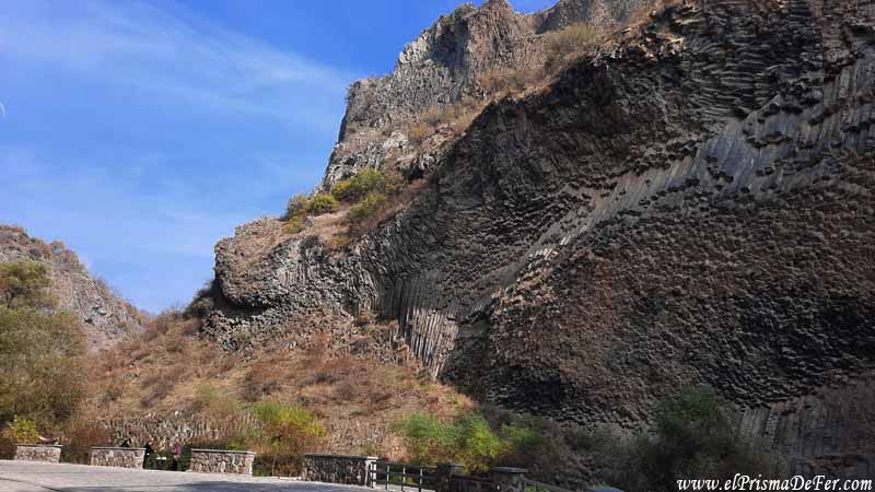 Entorno natural de las piedras sinfónicas, cerca de Garni