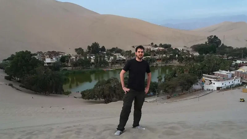 Explorando Huacachina: el oasis de Perú, entre dunas y ciudad