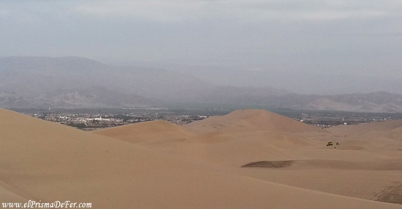 El oasis de Huacachina está justo al lado de la ciudad de Ica