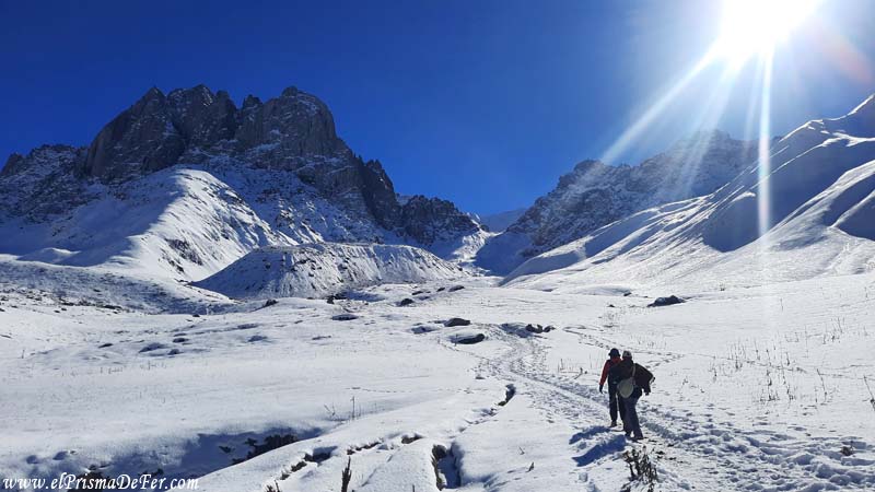 Regresando a Juta desde Chaukhi Pass