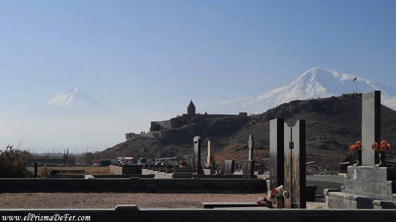 Un cementerio cerca de Khor Virap