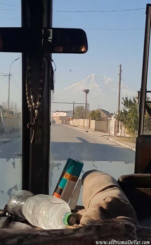 Yendo en bus a Khor Virap - Armenia