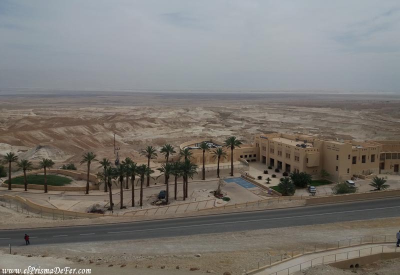 Cerca del estacionamiento para subir a la fortaleza de Masada