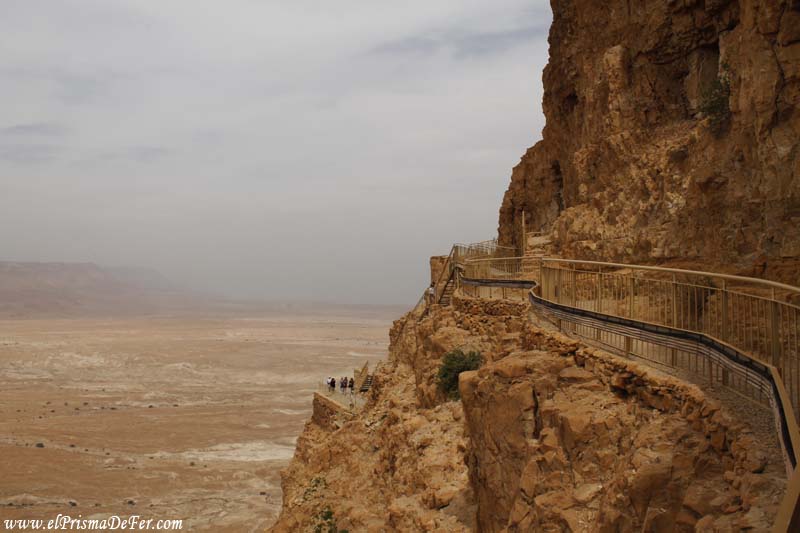 Pasarelas para recorrer Masada con tremendas vistas