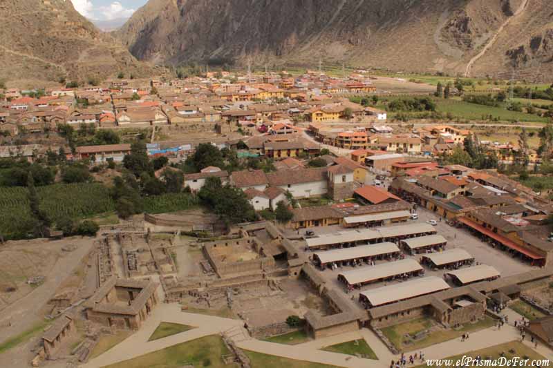 Ollantaytambo visto desde las ruinas - Valle Sagrado