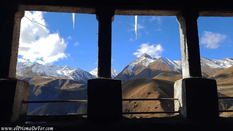 Tramo de la carretera militar georgiana, desde Tbilisi a Kazbegi