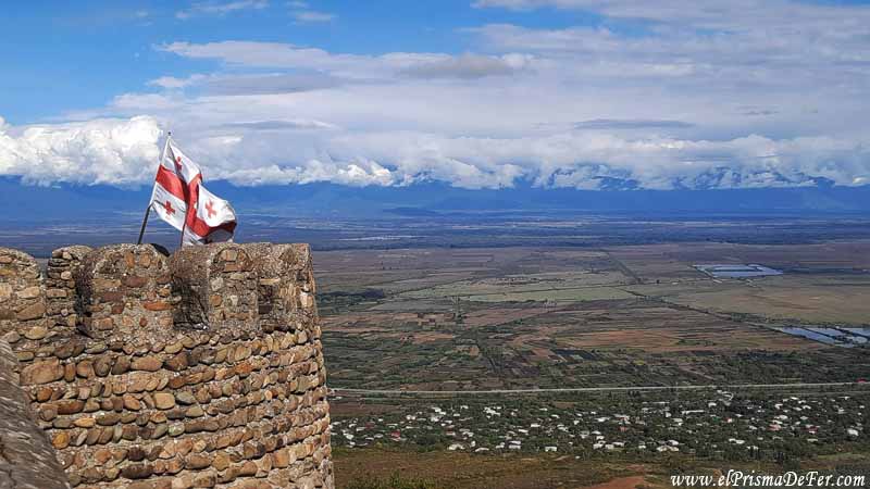 Vistas al valle y el caucaso de fondo desde las murallas de Signhnaghi