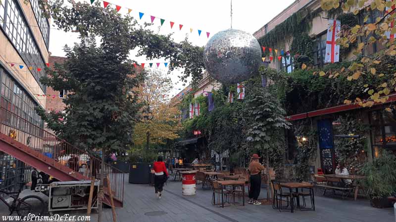 El complejo Fabrika en Tbilisi, con bares y tiendas