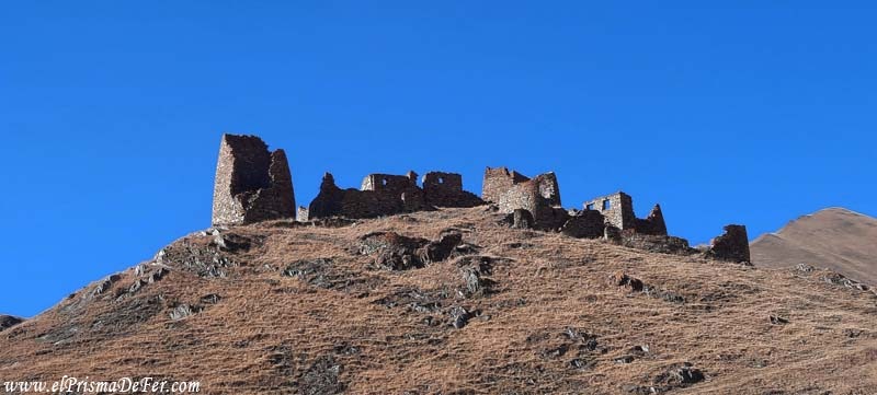 Las ruinas de Zakagori sobre una colina - Truso
