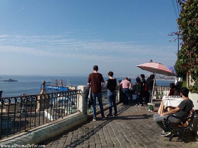 Paseo Gervasoni, uno de los miradores más famosos, con vista al puerto de Valparaíso