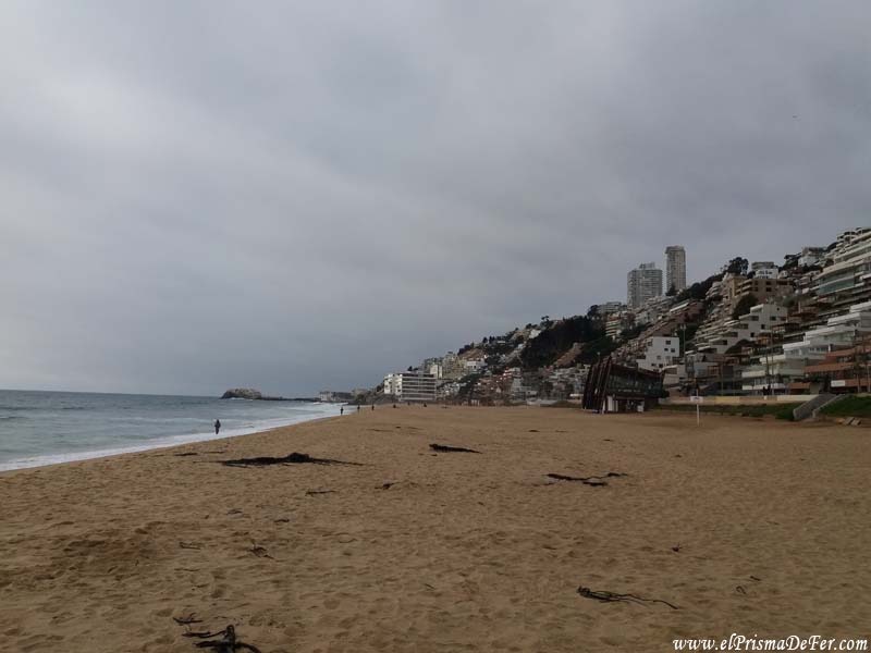 Playa Reñaca en un día nublado