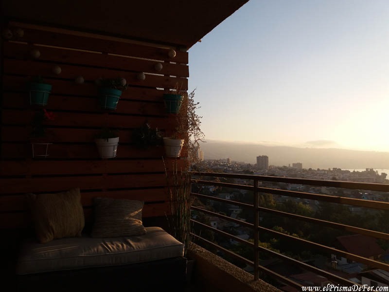 El balcón de la casa donde dormimos en Valparaíso