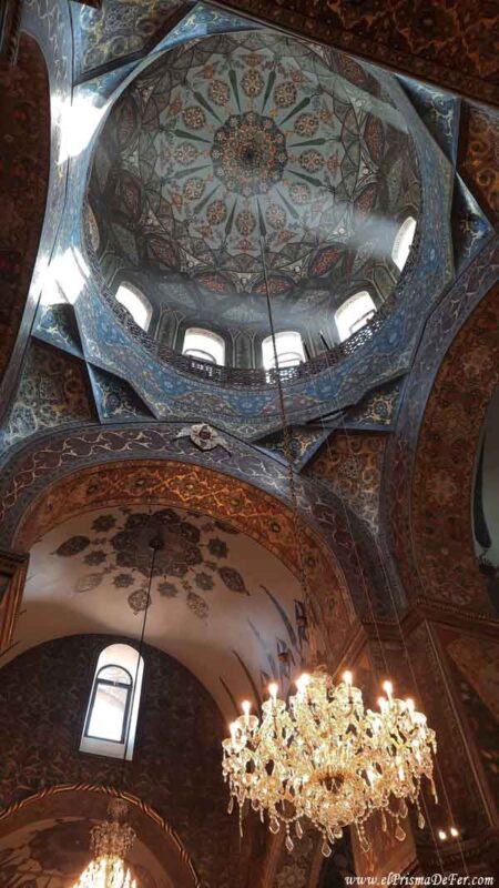 Interior de La Catedral de Echmiadzin