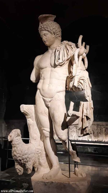 Una basta colección de estatuas del imperio romano