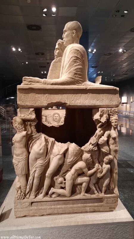 Piezas románicas en el museo Arqueológico de Antalya