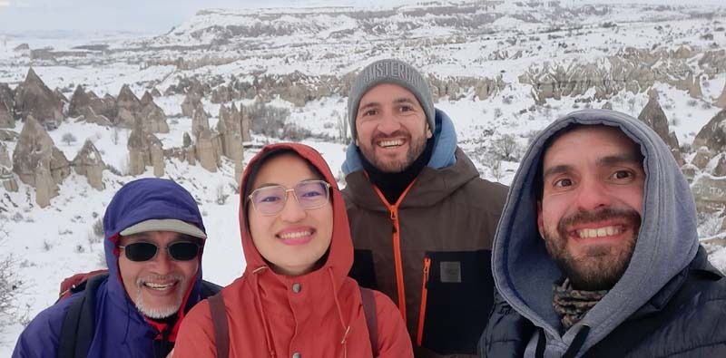 Con amigos del hostel en Capadocia