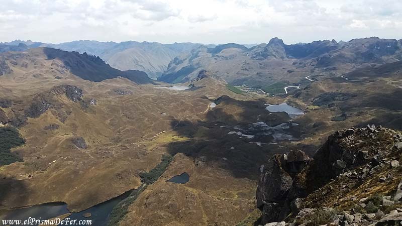 Vista desde la cumbre en del Cerro San Luis, sendero 2 del sector Toreadora - Parque Nacional Cajas