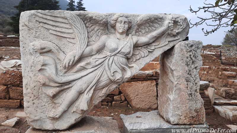 Pieza que se piensa estaba sobre la puerta de Hércules