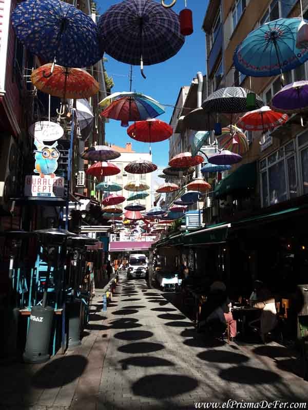 Calle en el barrio de Kadıköy - Lado asiatico de Estambul