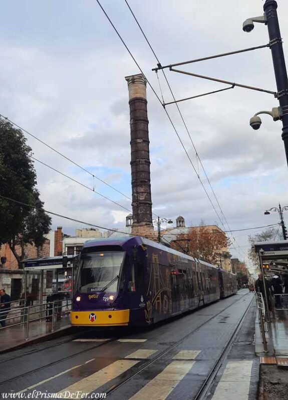 El tranvía es uno de los medios mas cómodos para moverse en Estambul