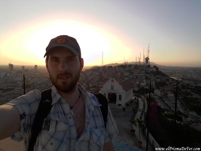 Atardecer en la cima del Cerro Santa Ana - Guayaquil