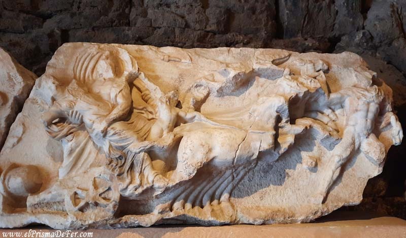 Restos encontrados en las ruinas de Hierápolis