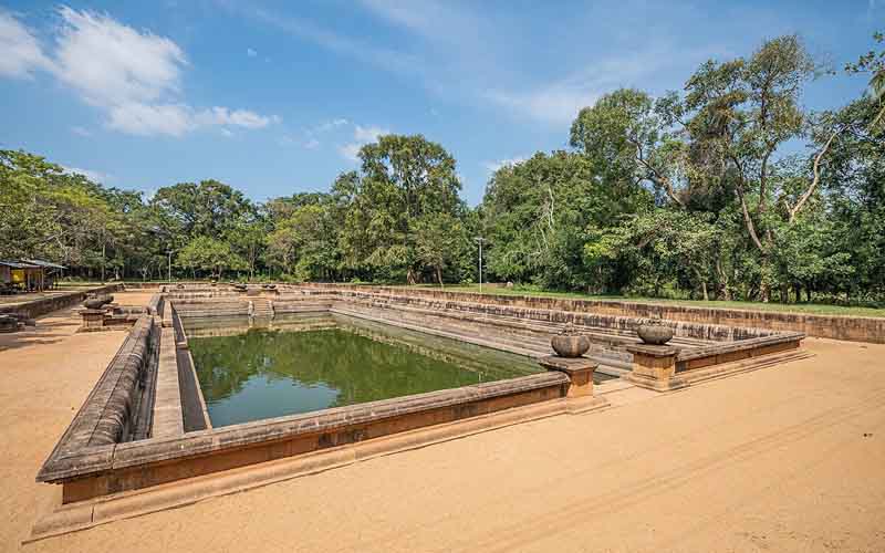 Kuttam Pokuna en Anuradhapura