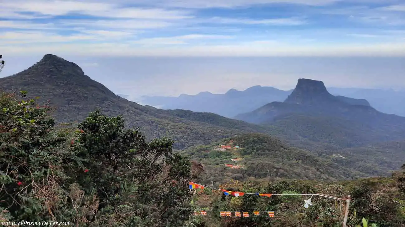 Paisaje visto desde el Adam's Peak en Sri Lanka