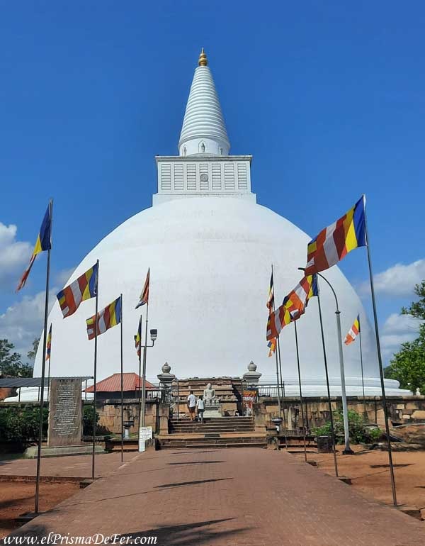 Estupa Blanca en Anuradhapura - Sri Lanka
