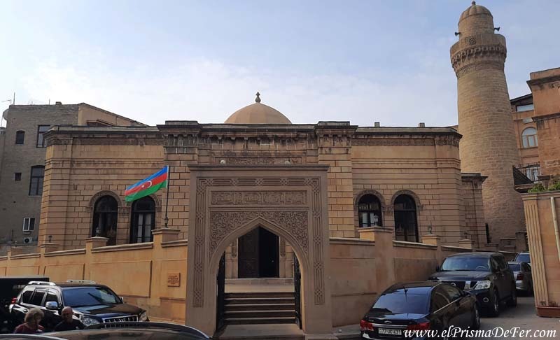 Una de las Mezquitas dentro del Casco histórico de Bakú
