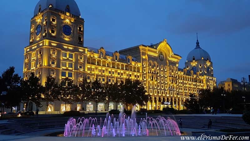 Hotel Marriott en Baku, frente al Winter Park
