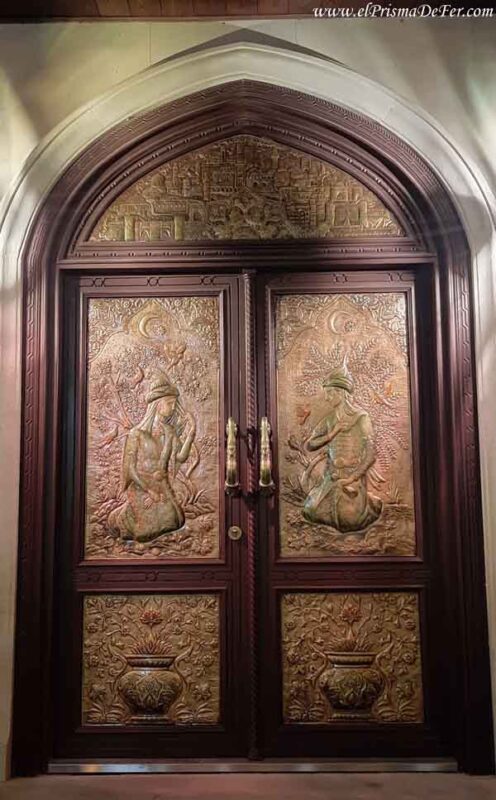 Puerta con detalles locales de Azerbaiyán