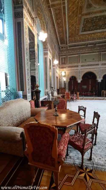 Sala dentro del Museo de Azerbaiyán