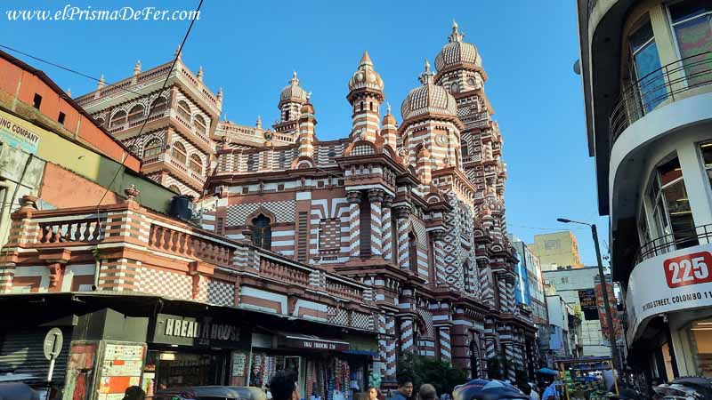 La Mezquita Roja de Colombo (Jami Ul-Alfar Mosque)