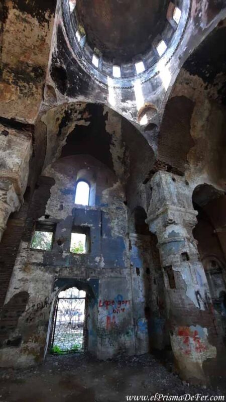 Ruinas de una iglesia Albanesa en Zaqatala