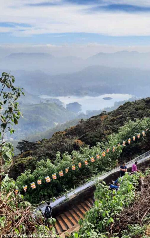 El amanecer durante el ascenso al Adam´s Peak