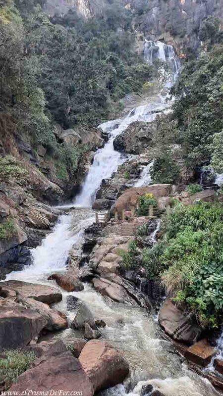 Cascada Ravana, cerca de Ella en Sri Lanka