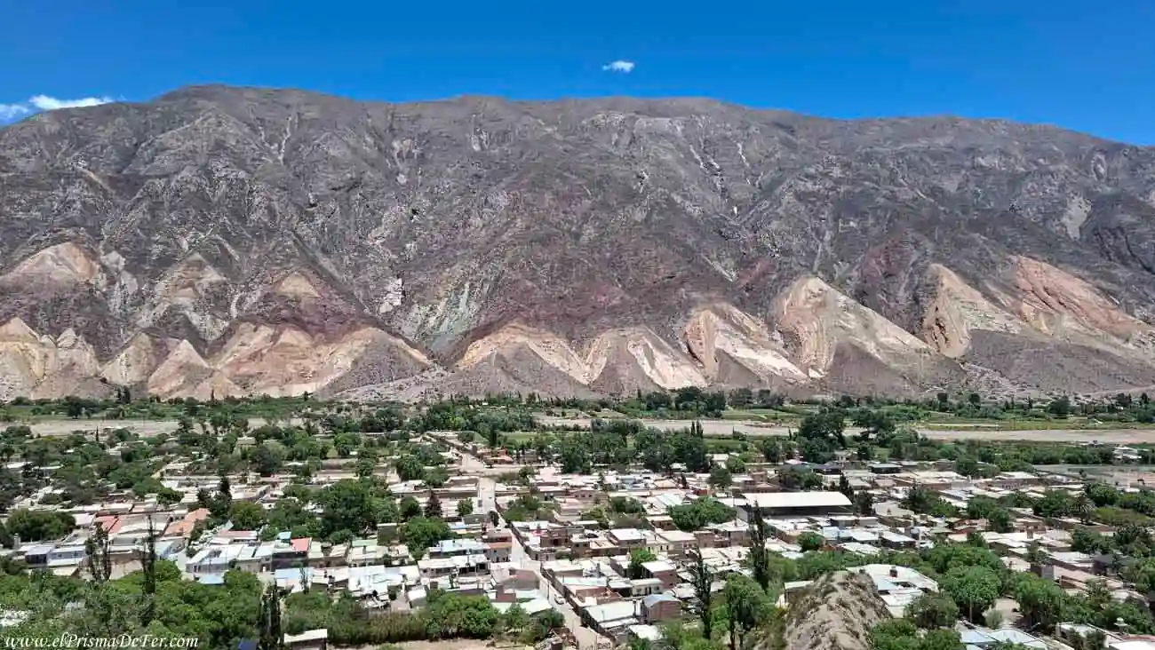 Vista de Maimará y la Paleta del Pintor desde el Mirador el Monolito