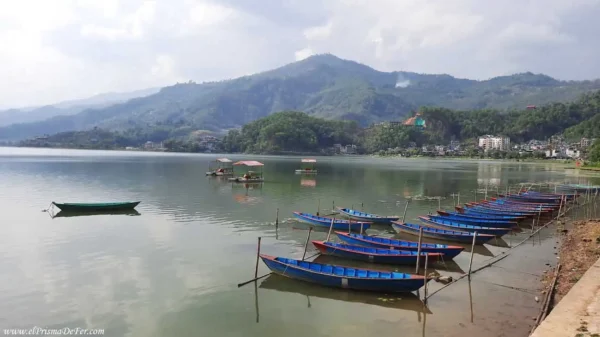 Lago Phew en Pokhara, Nepal