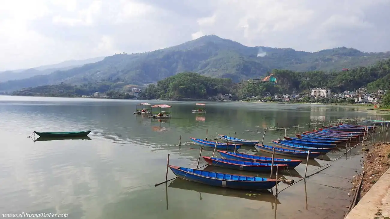 Lago Phew en Pokhara, Nepal