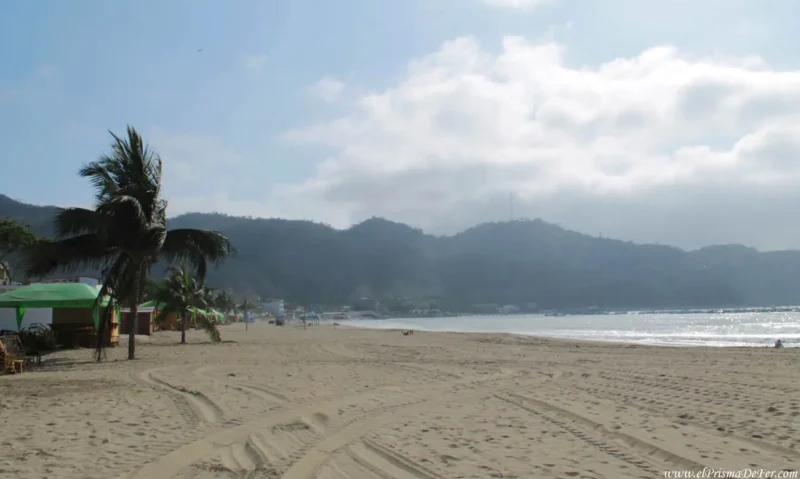 Amplias playas de Puerto Lopez