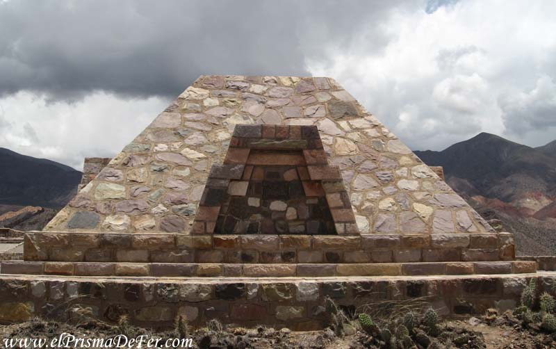 Pirámide en el Pucará de Tilcara, Jujuy