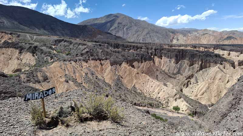 Mirador de los Castillos de Huichaira durante el trekking desde Tilcara