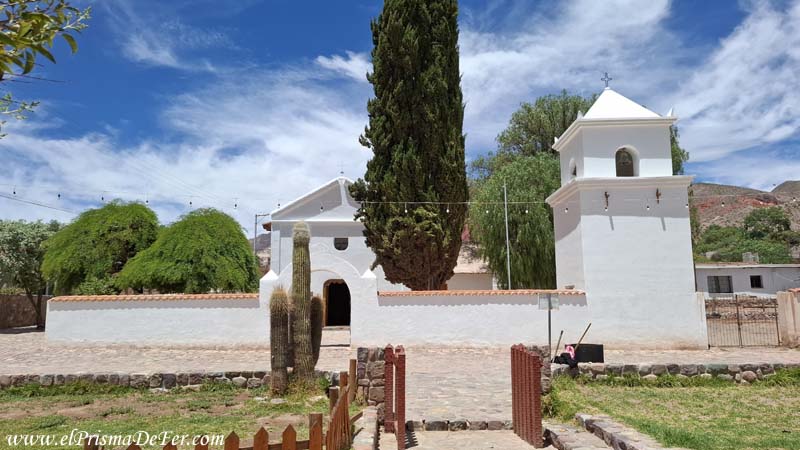 Iglesia de Uquía, donde están las pinturas de los ángeles arcabuceros