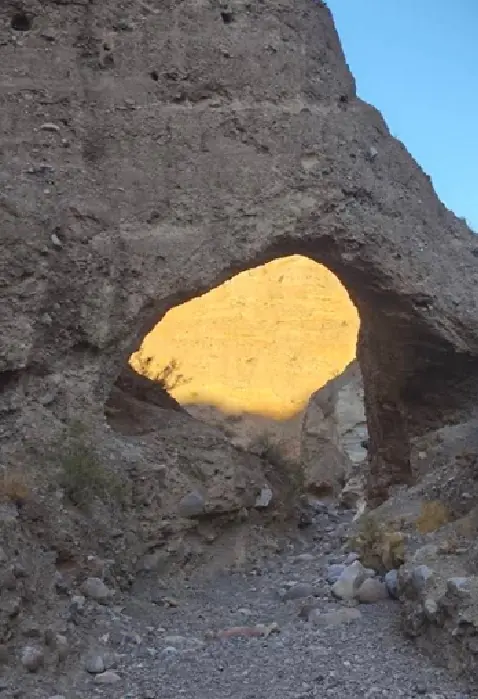 Puente Natural cerca de Maimará - Jujuy