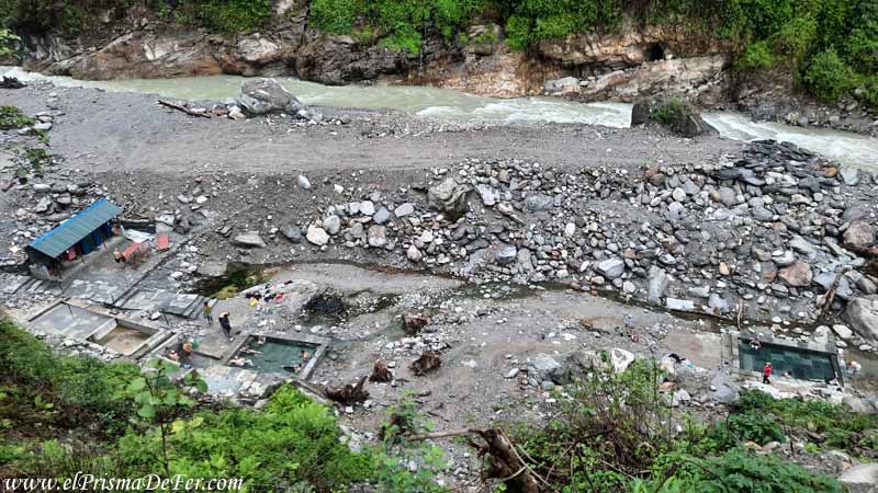 Termas de Jhinu Danda - Trekking al Campamento Base del Annapurna