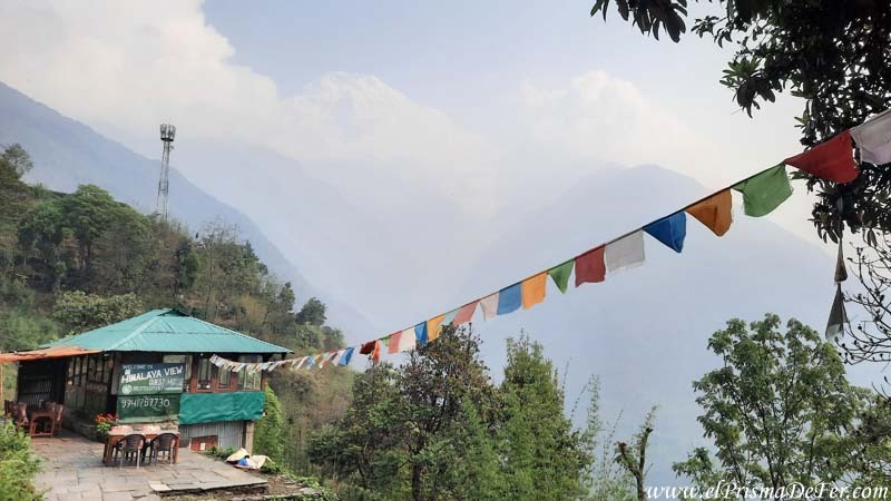 Chhomrong a fines de abril con humo