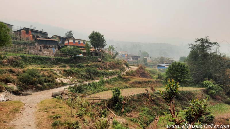Uno de los pueblos que se cruzan al subir hacia Ghorepani - ABC